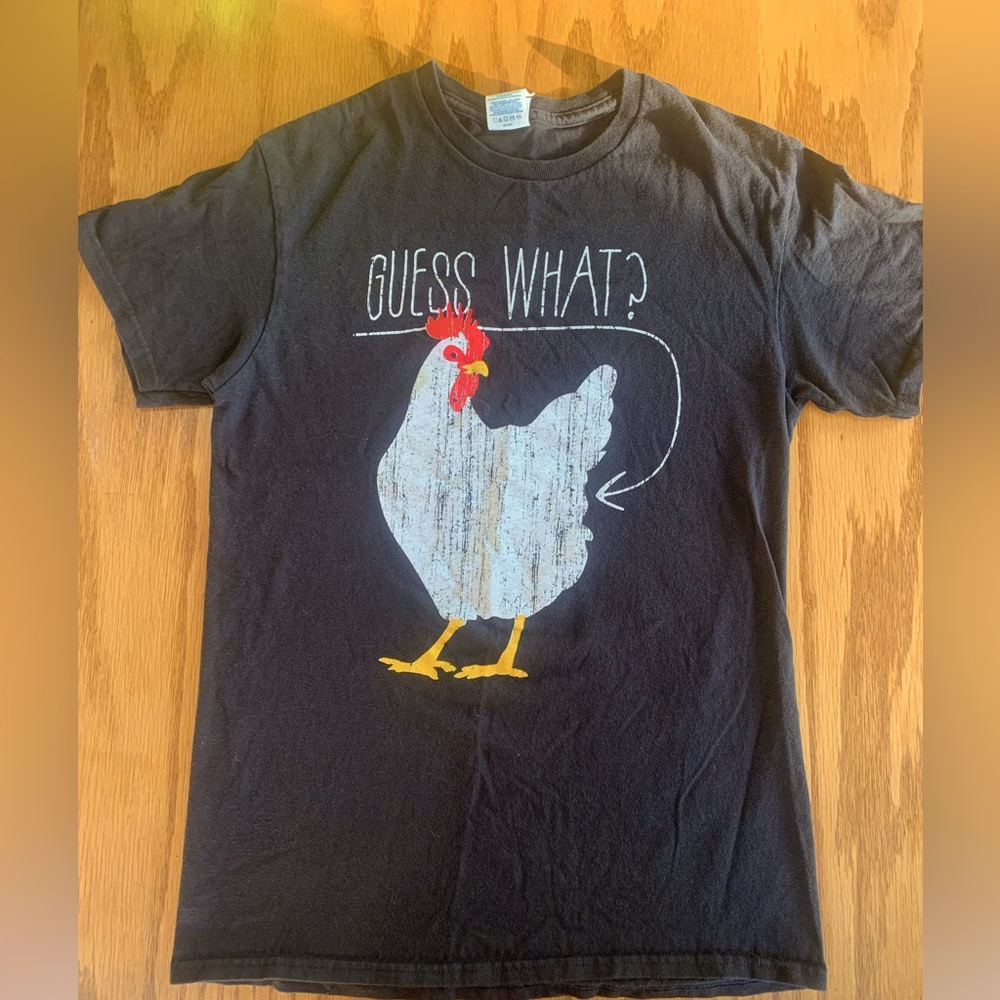 Men's Small Guess What Chicken Butt graphic T-shirt